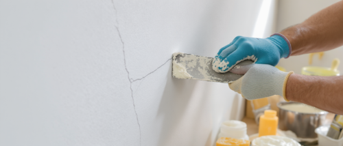 découvrez les meilleures techniques pour réparer efficacement les fissures murales et redonner solidité et esthétique à vos murs.